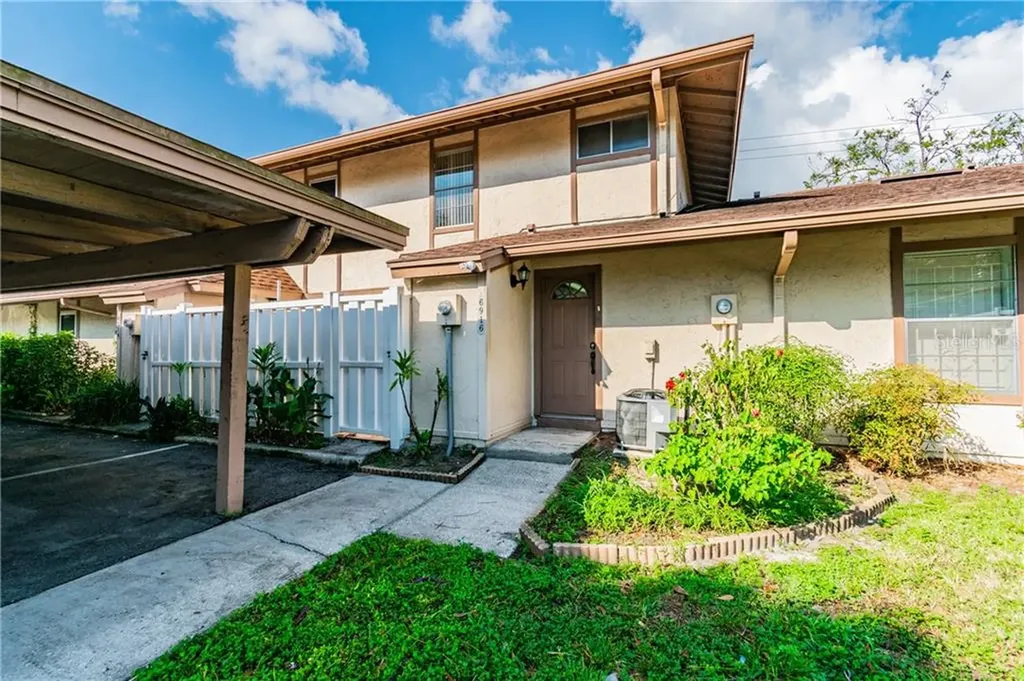 6916 El Centro Court Tampa FL 33634