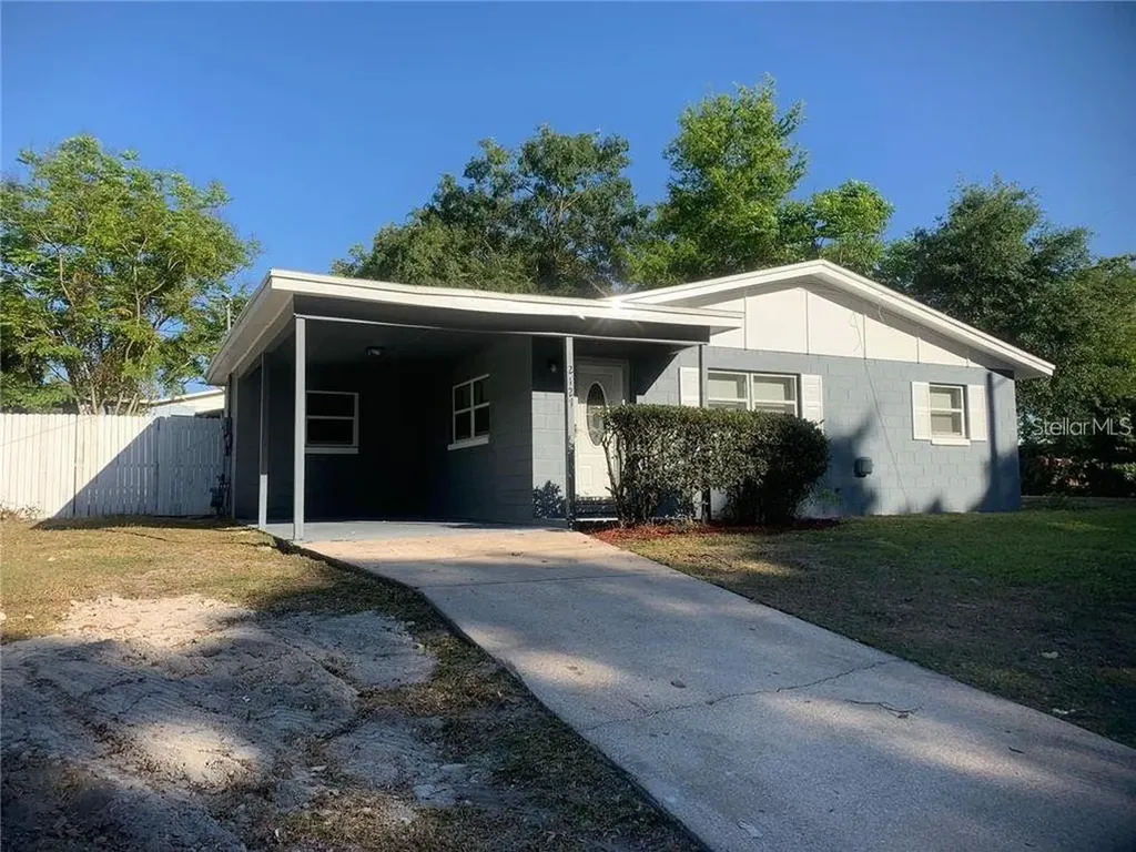 2127 Woodland Boulevard Leesburg FL 34748