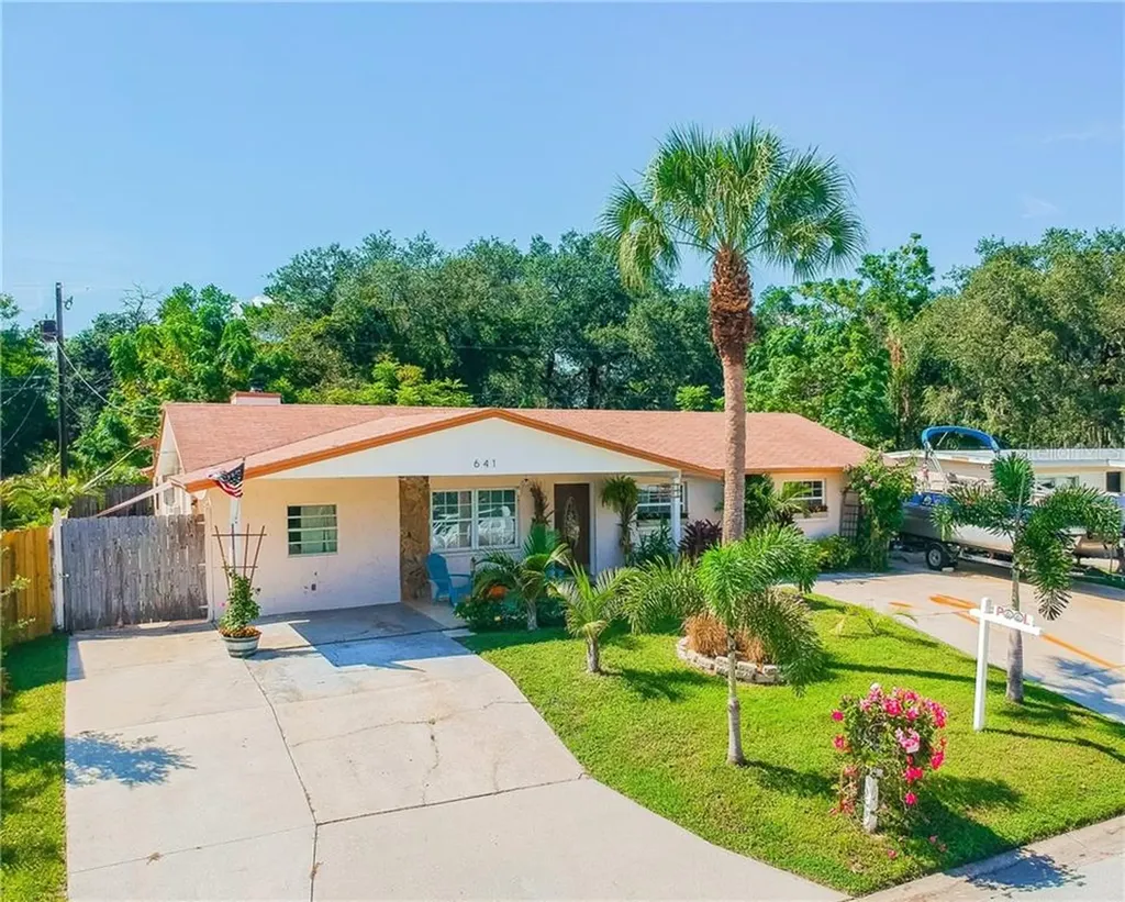 641 12th Avenue N Safety Harbor FL 34695