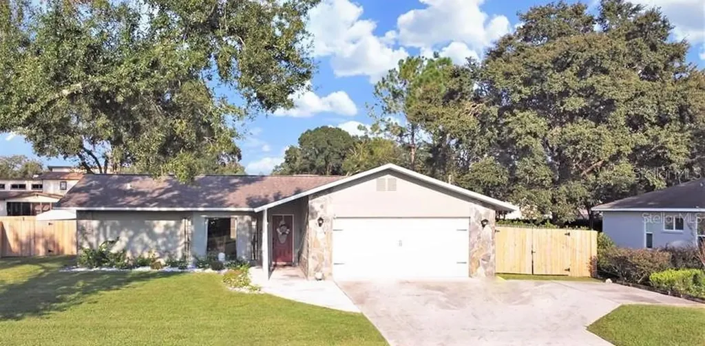 3016 Lake Saxon Drive Land O Lakes FL 34639