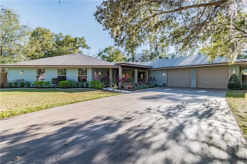 918 Woodgate Drive Palm Harbor FL 34685