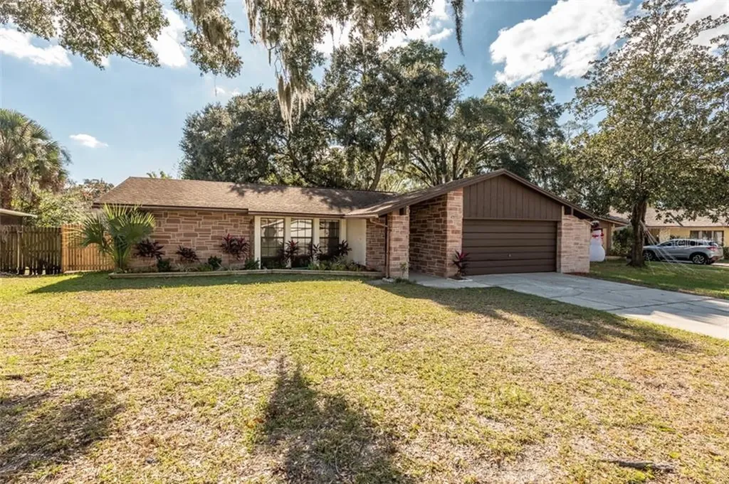 815 Centerwood Court Brandon FL 33511