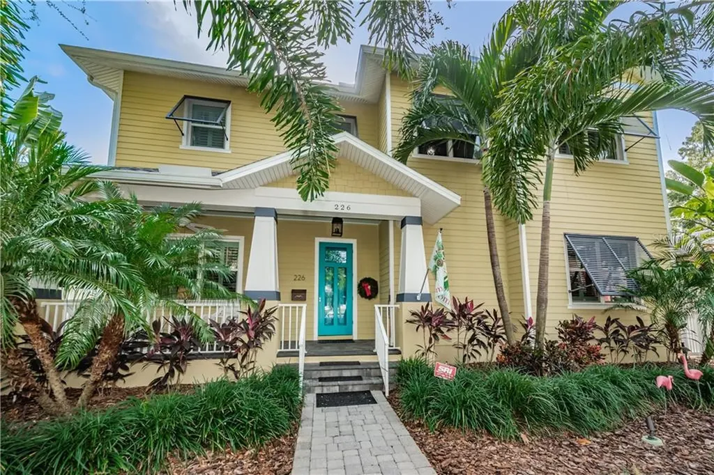226 16th Avenue NE St Petersburg FL 33704