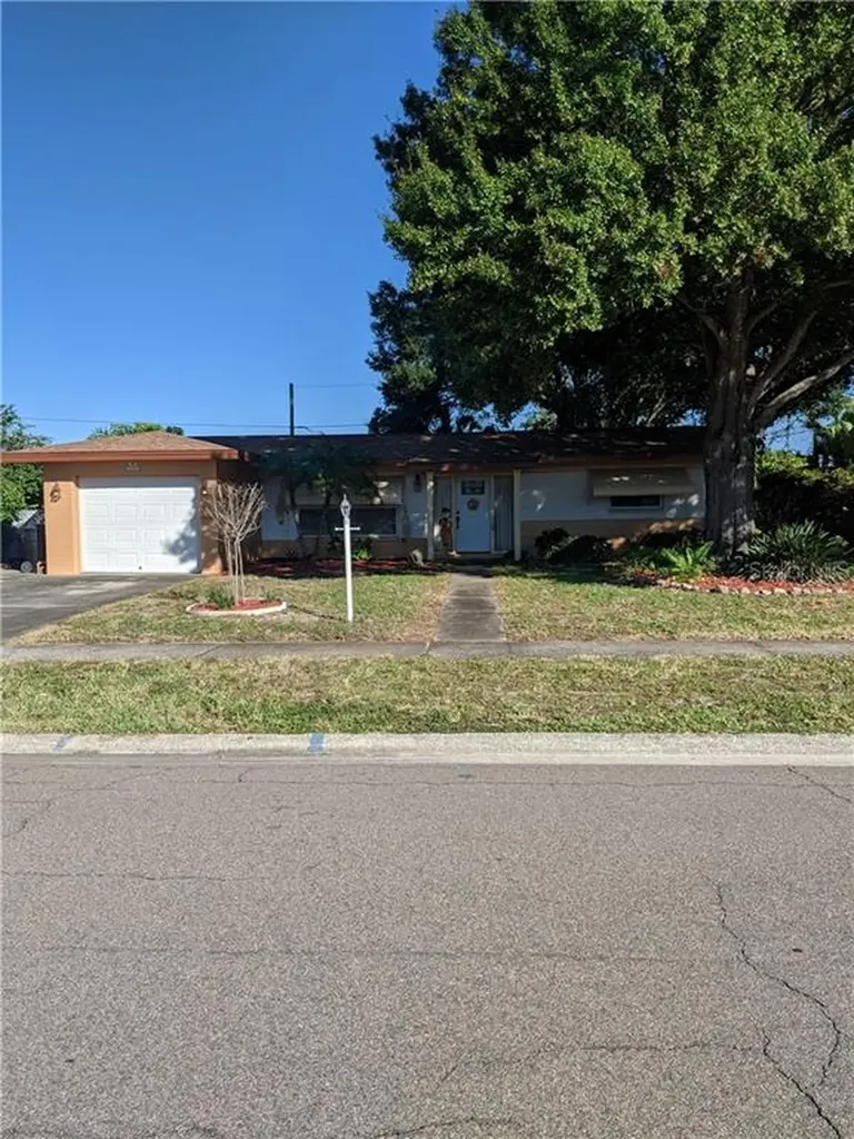3291 61st Street N St Petersburg FL 33710