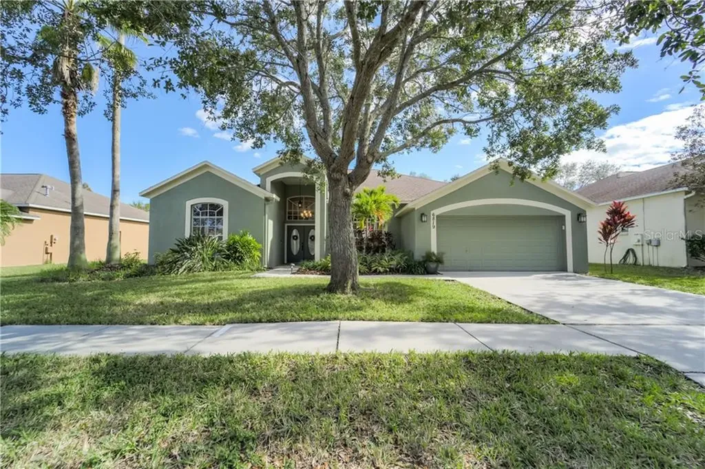 6819 Regents Village Way Apollo Beach FL 33572