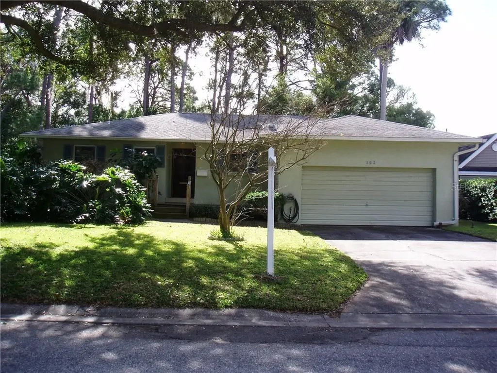 162 69th Avenue N St Petersburg FL 33702