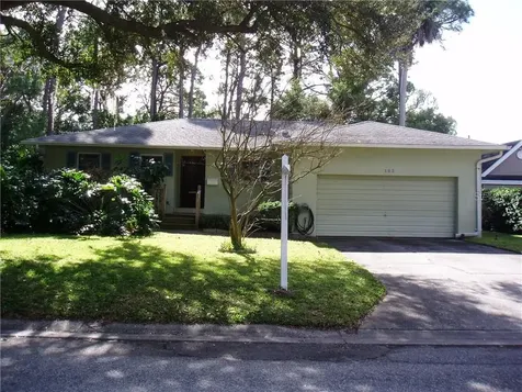 162 69th Avenue N St Petersburg FL 33702