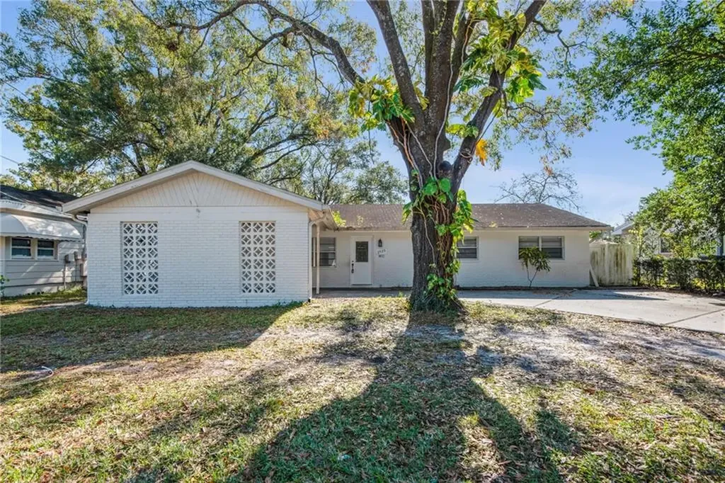 2920 W Sligh Avenue Tampa FL 33614
