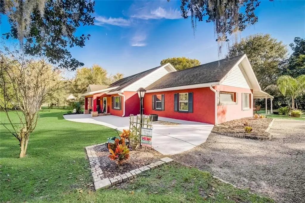 1720 W Plymouth Avenue Deland FL 32720