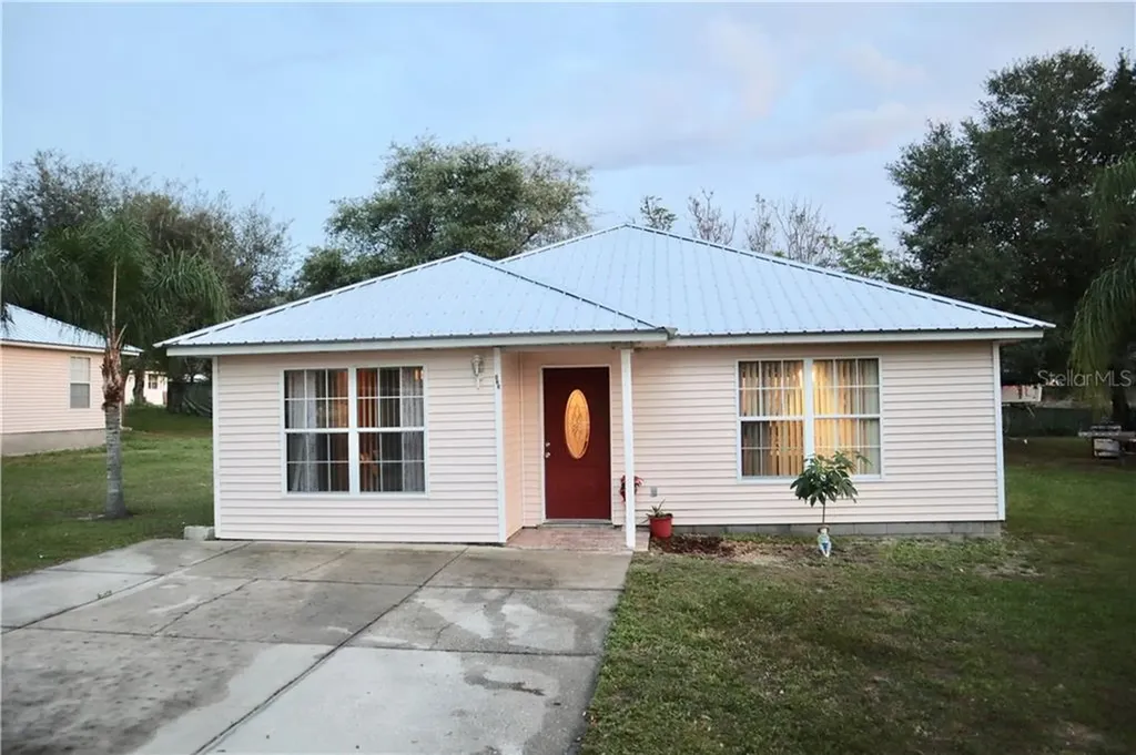 923 Laurel Street Mascotte FL 34753