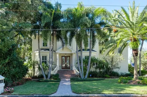 2501 N Dundee Street Tampa FL 33629