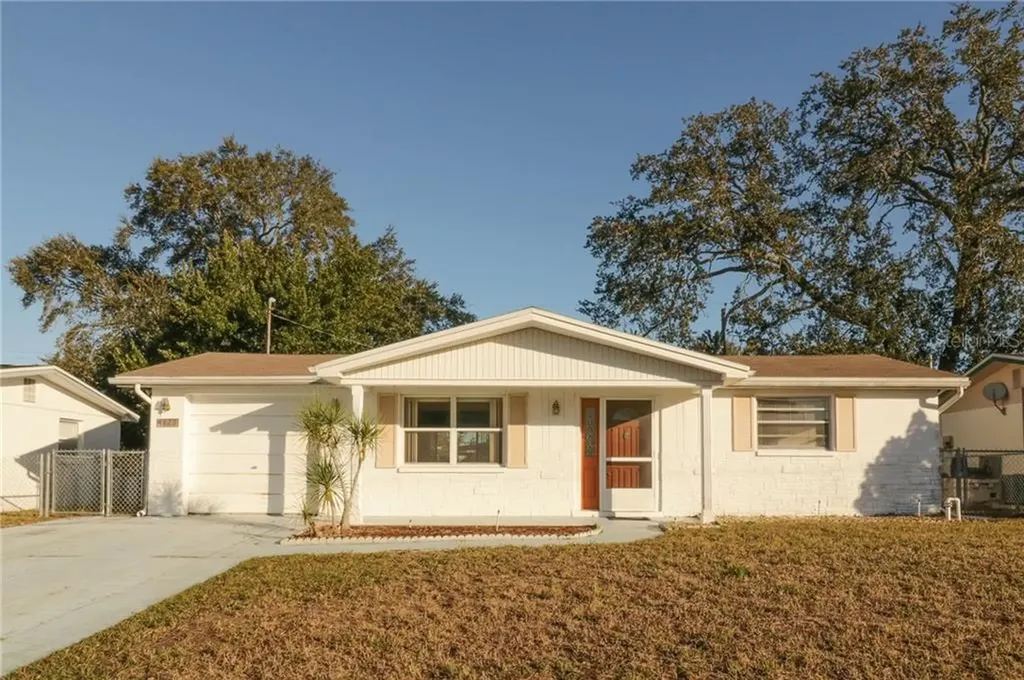 4829 Longwood Avenue Holiday FL 34690