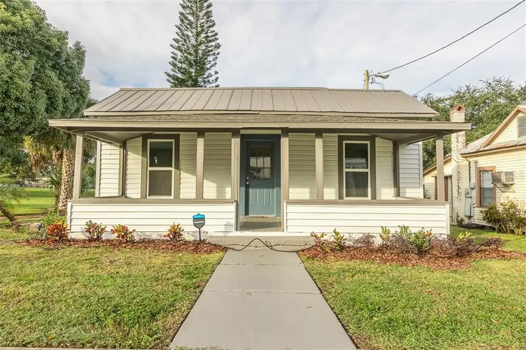 118 W 1st Street Frostproof FL 33843
