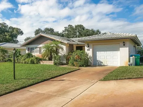 2144 Pine Ridge Drive Clearwater FL 33763