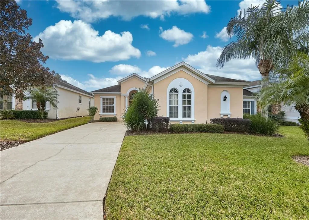 223 Calabay Parc Boulevard Davenport FL 33897