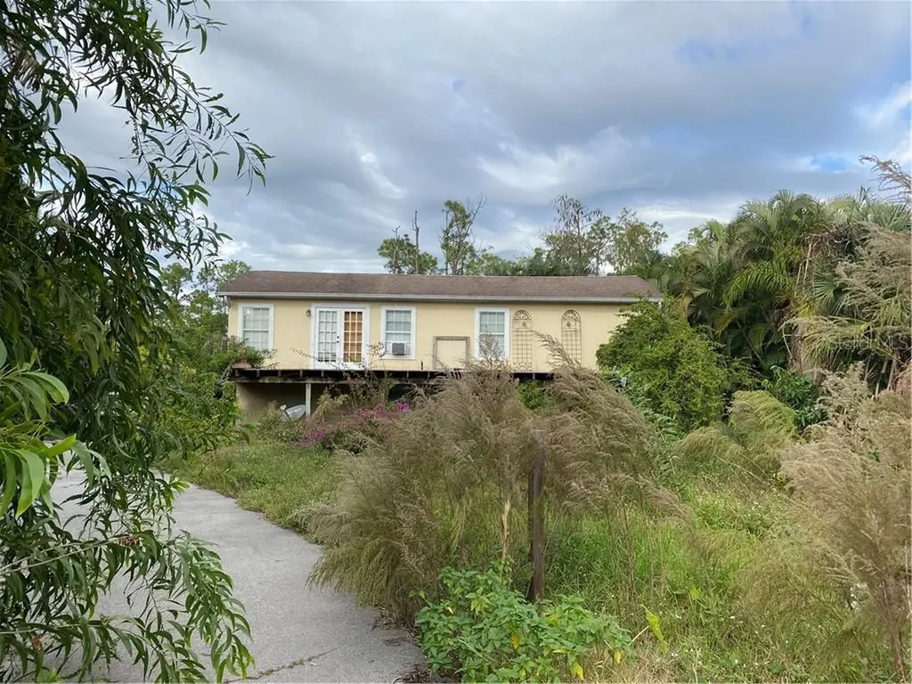 5690 Spanish Oaks Lane Naples FL 34119
