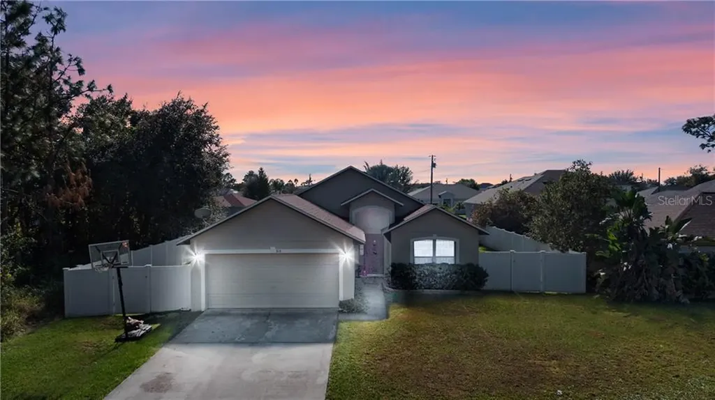 318 Mariana Way Kissimmee FL 34758
