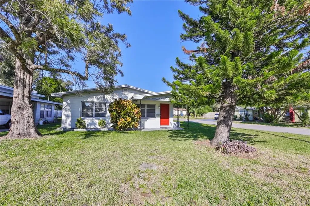 5401 38th Avenue N St Petersburg FL 33710