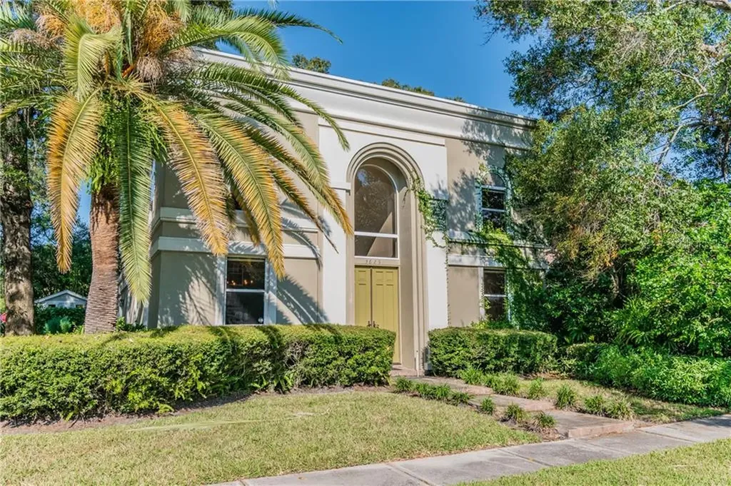 3625 W Santiago Street Tampa FL 33629