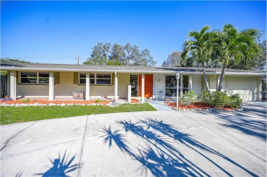 2905 Bougainvillea Street Sarasota FL 34239