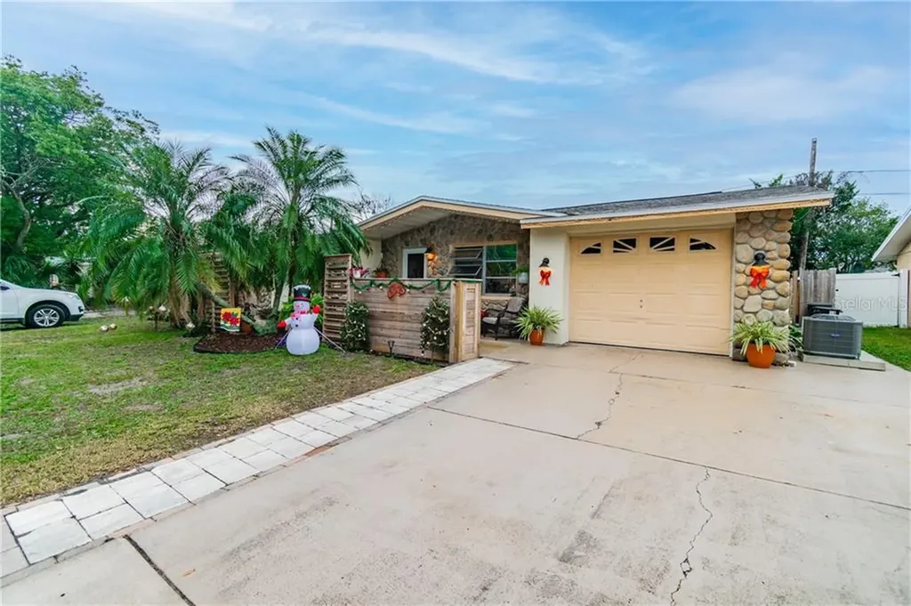 10827 Maplewood Avenue Port Richey FL 34668