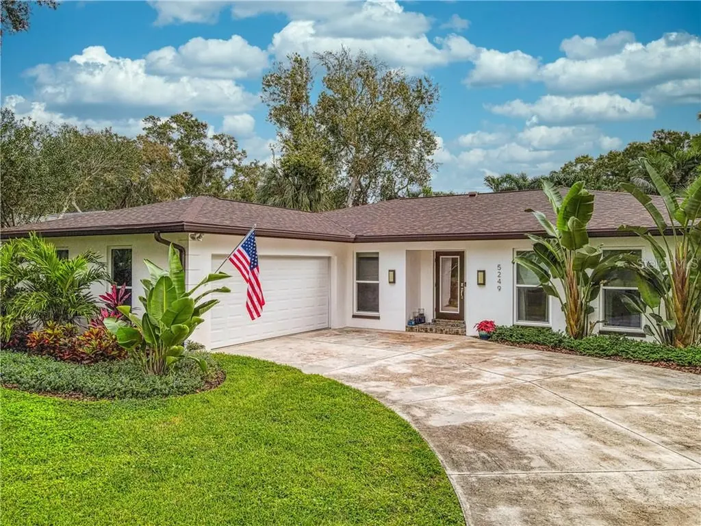 5249 Venetian Boulevard NE St Petersburg FL 33703