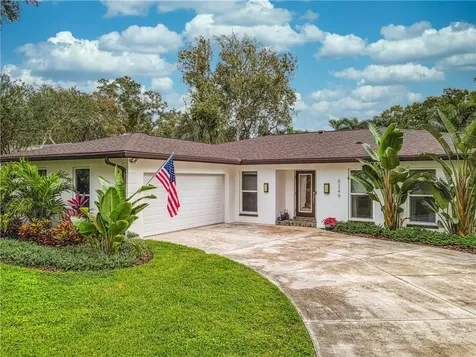5249 Venetian Boulevard NE St Petersburg FL 33703