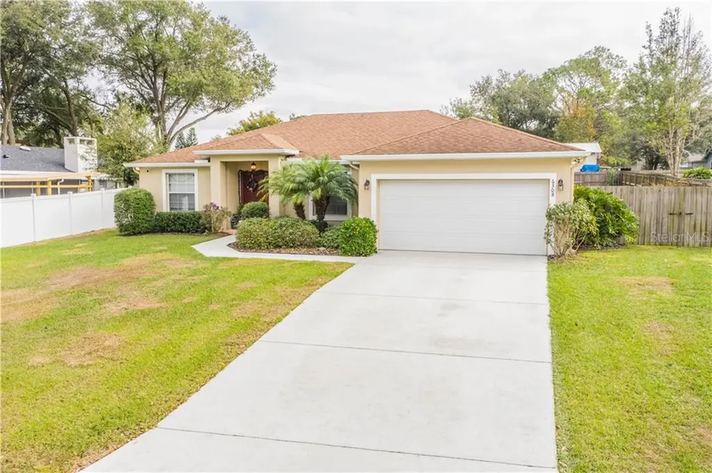 6308 Christina Groves Cir W Lakeland FL 33813