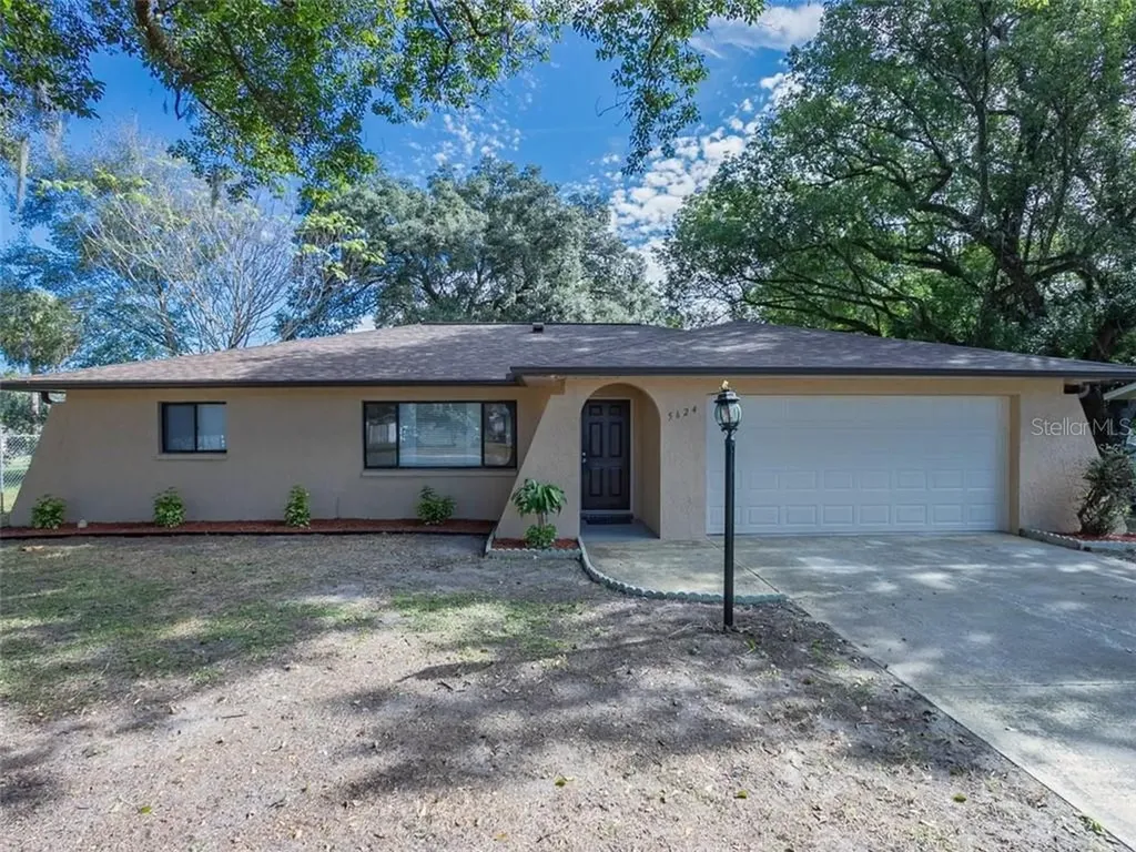 5624 23rd Street Zephyrhills FL 33542