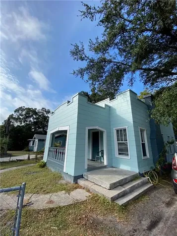 5035 Emerson Avenue S St Petersburg FL 33707