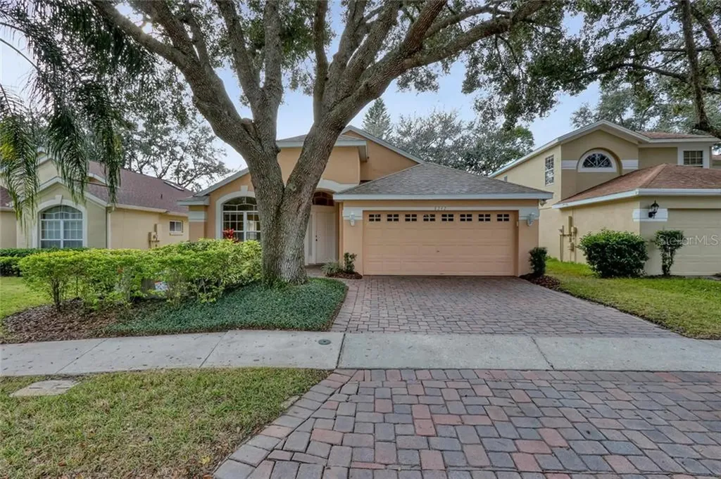 8242 Woodsworth Drive Orlando FL 32817