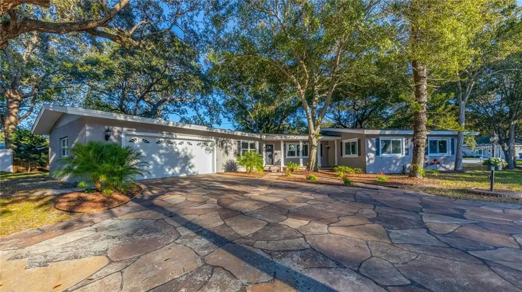 1021 Bay Breeze Terrace Largo FL 33770