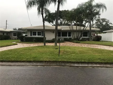 958 44th Avenue NE St Petersburg FL 33703