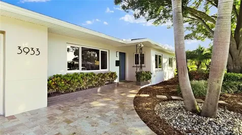 3933 24th Avenue N St Petersburg FL 33713