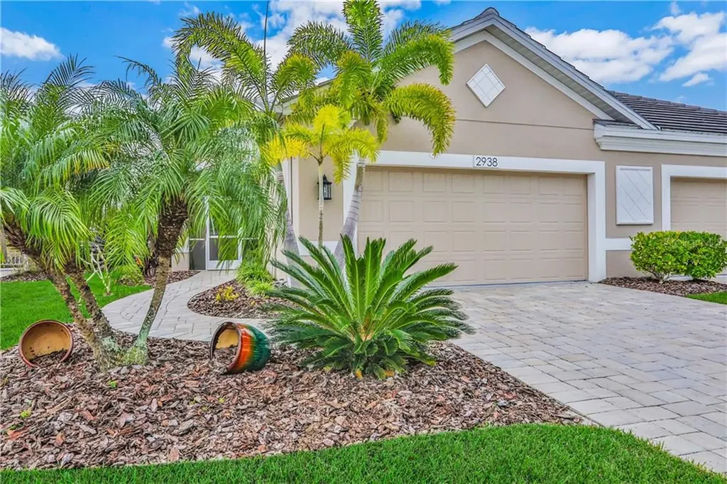 2938 Trustee Avenue Sarasota FL 34243
