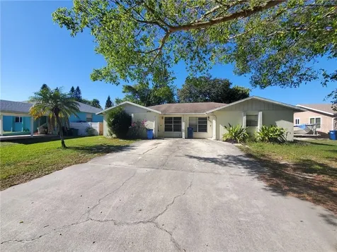 4532 86th Street W Bradenton FL 34210