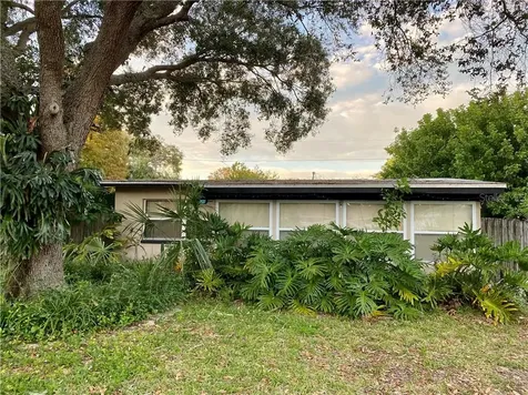 779 75th Avenue N St Petersburg FL 33702