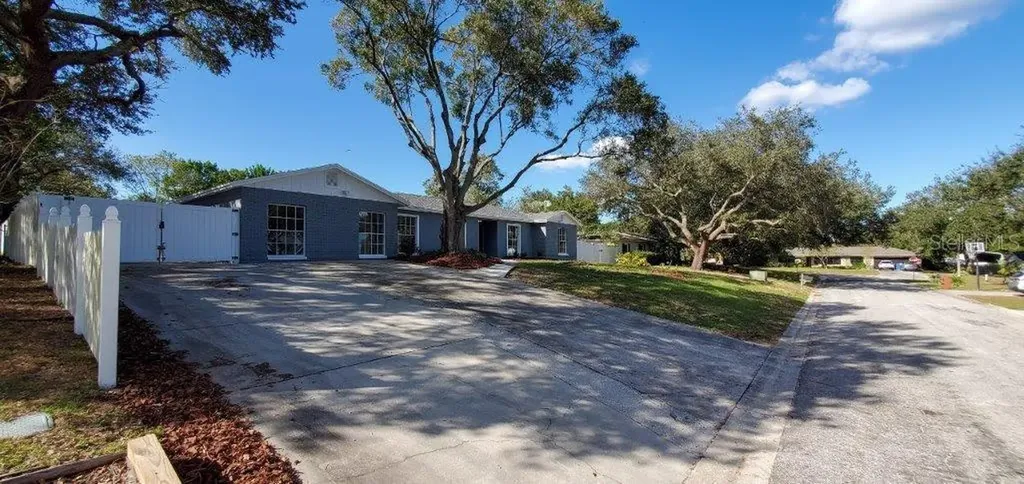 1103 King Arthur Court Valrico FL 33594