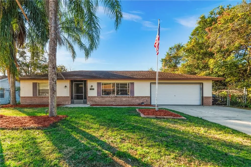2102 Oldham Avenue Deltona FL 32725