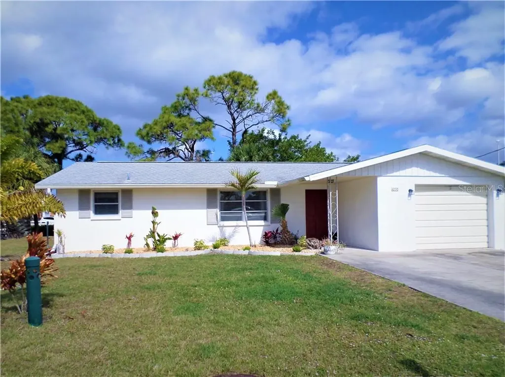 1098 Humboldt Street Englewood FL 34224