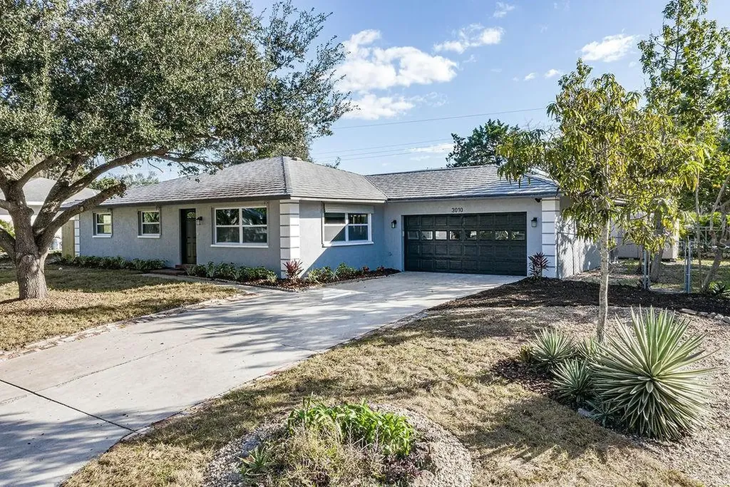 3010 Bougainvillea Street Sarasota FL 34239