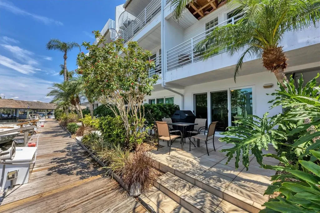 8272 Harborside Circle Englewood FL 34224