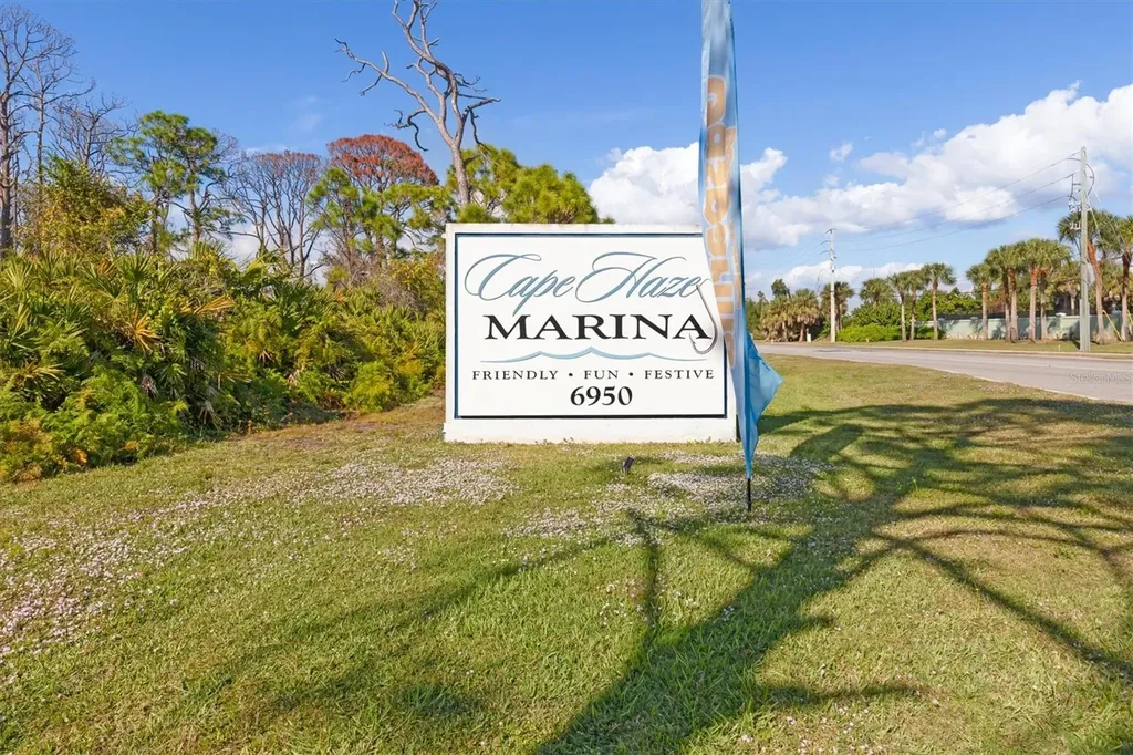 8272 Harborside Circle Englewood FL 34224