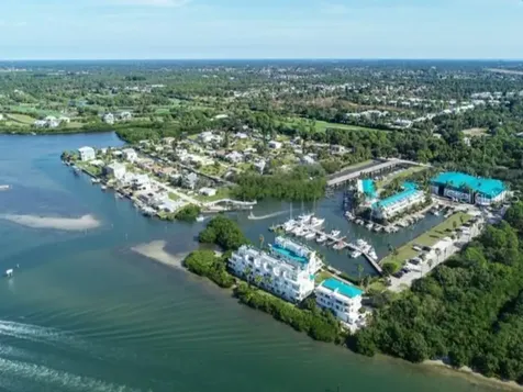 8272 Harborside Circle Englewood FL 34224