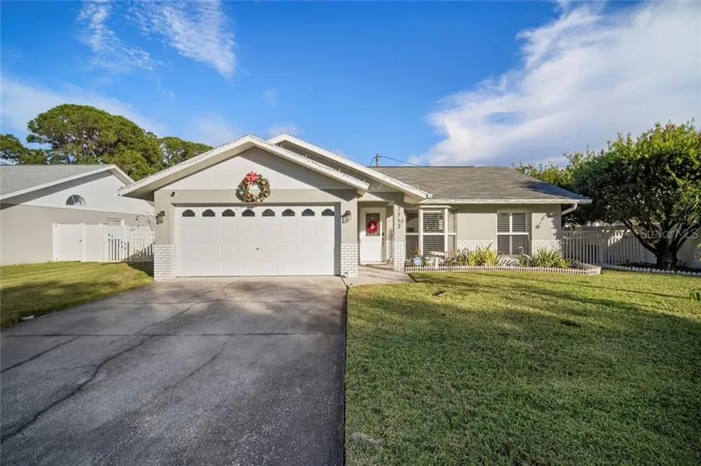 7713 17th Way N St Petersburg FL 33702