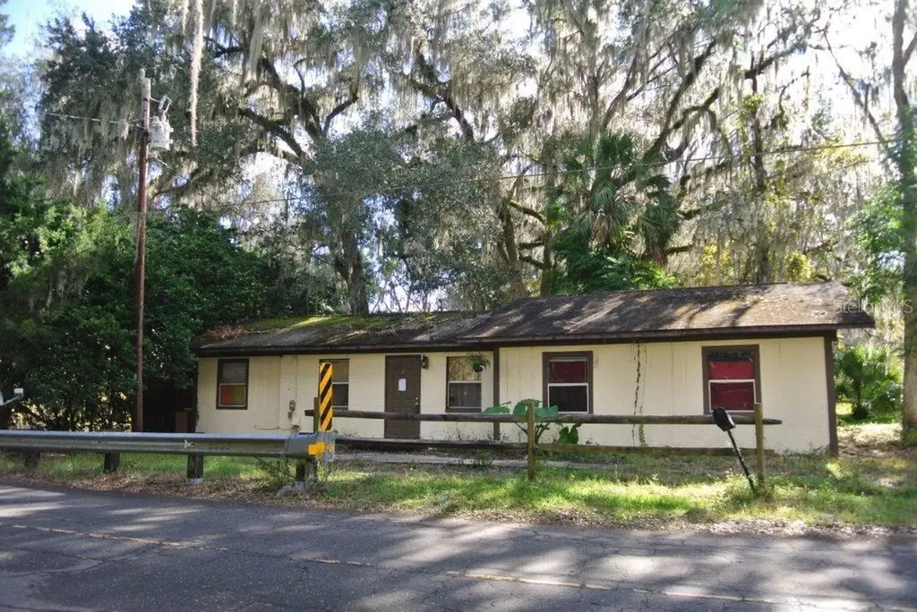 2402 NW 34th Place Lake Panasoffkee FL 33538