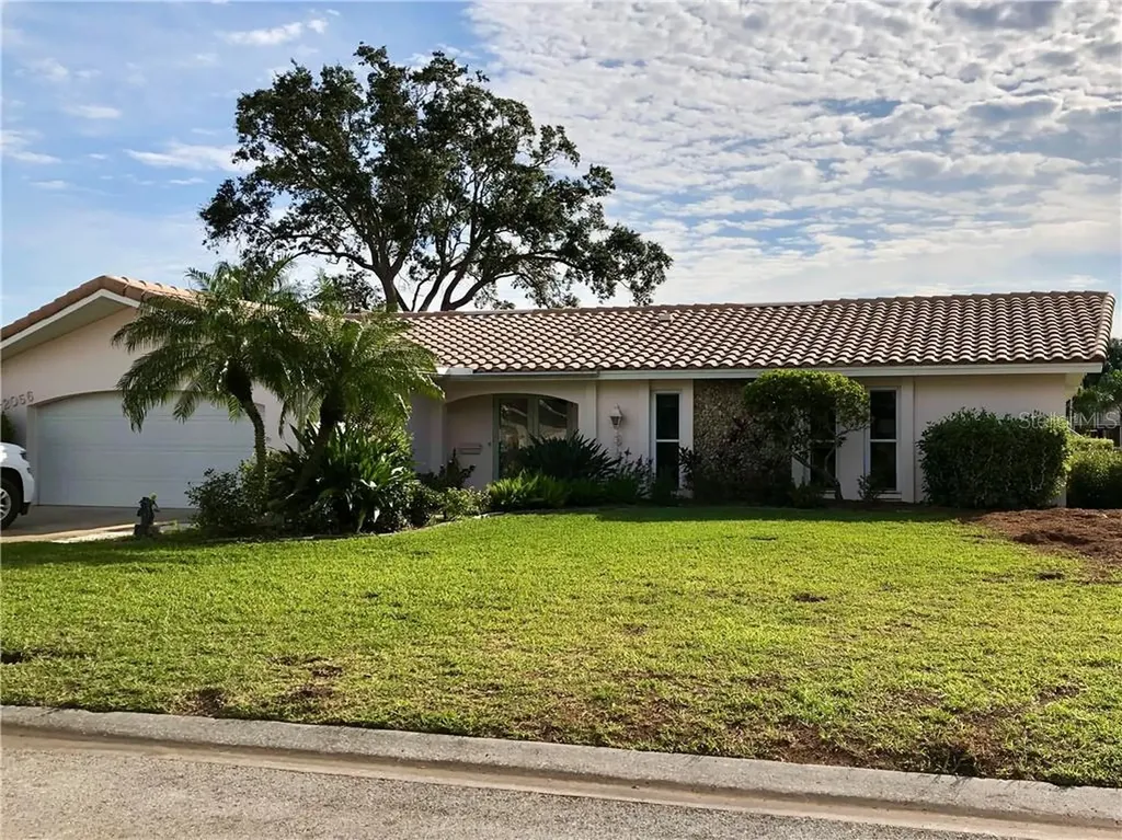 2056 Iowa Avenue NE St Petersburg FL 33703