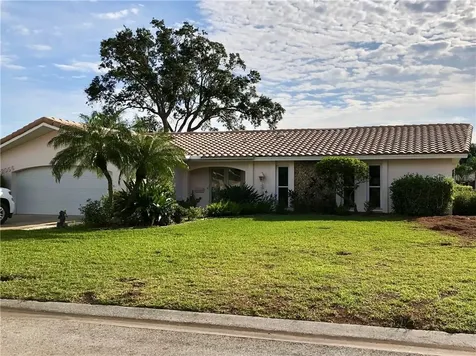 2056 Iowa Avenue NE St Petersburg FL 33703