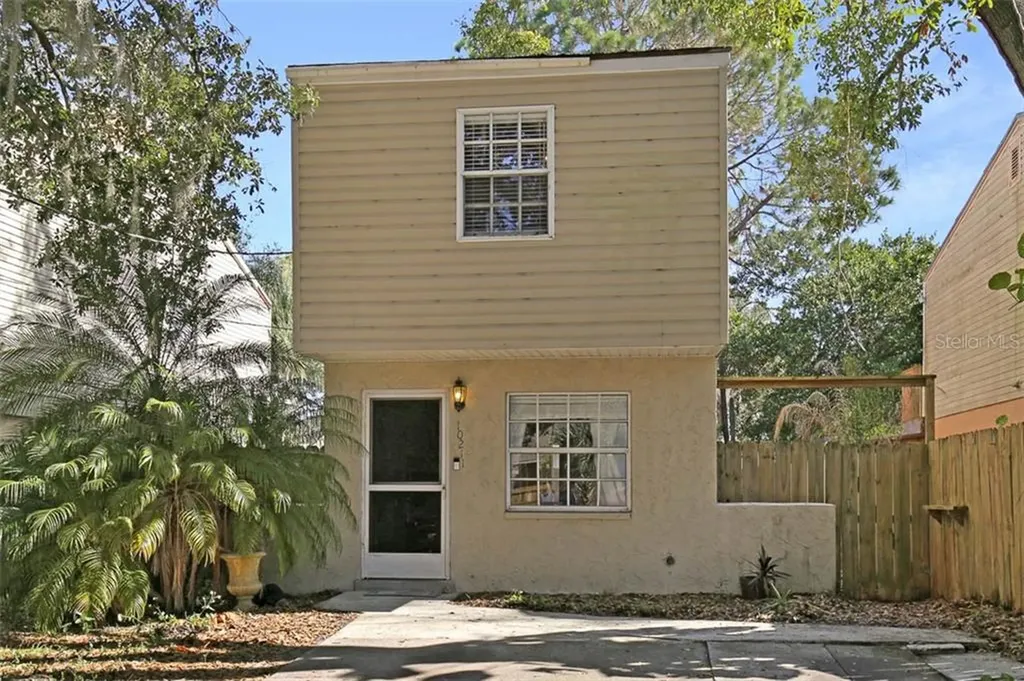 10211 N Ojus Drive Tampa FL 33617