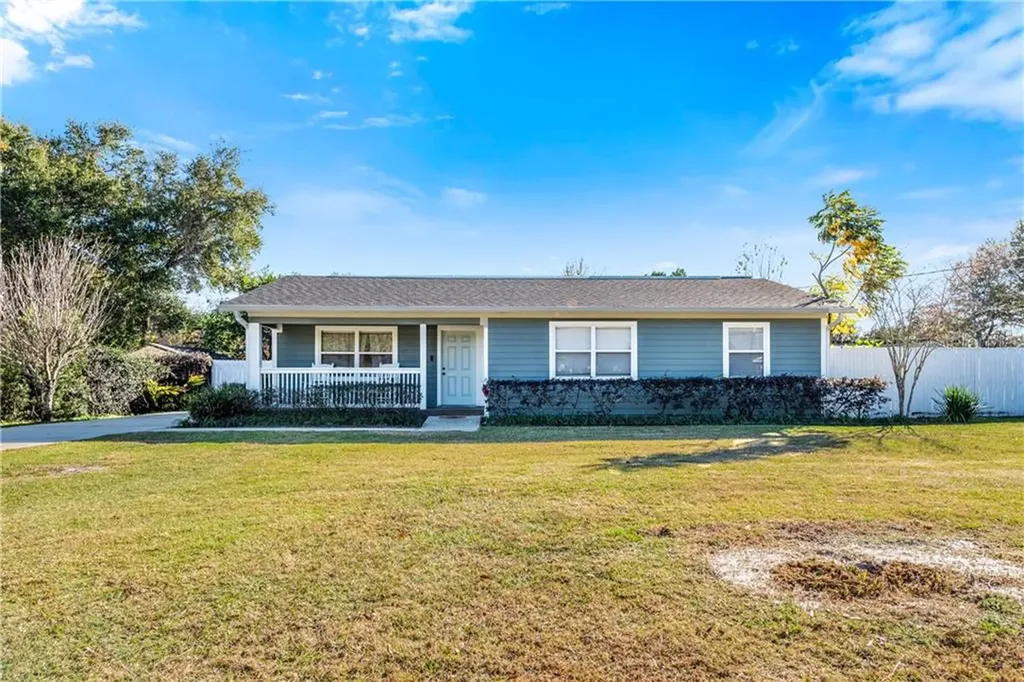 17 Monroe Avenue Debary FL 32713